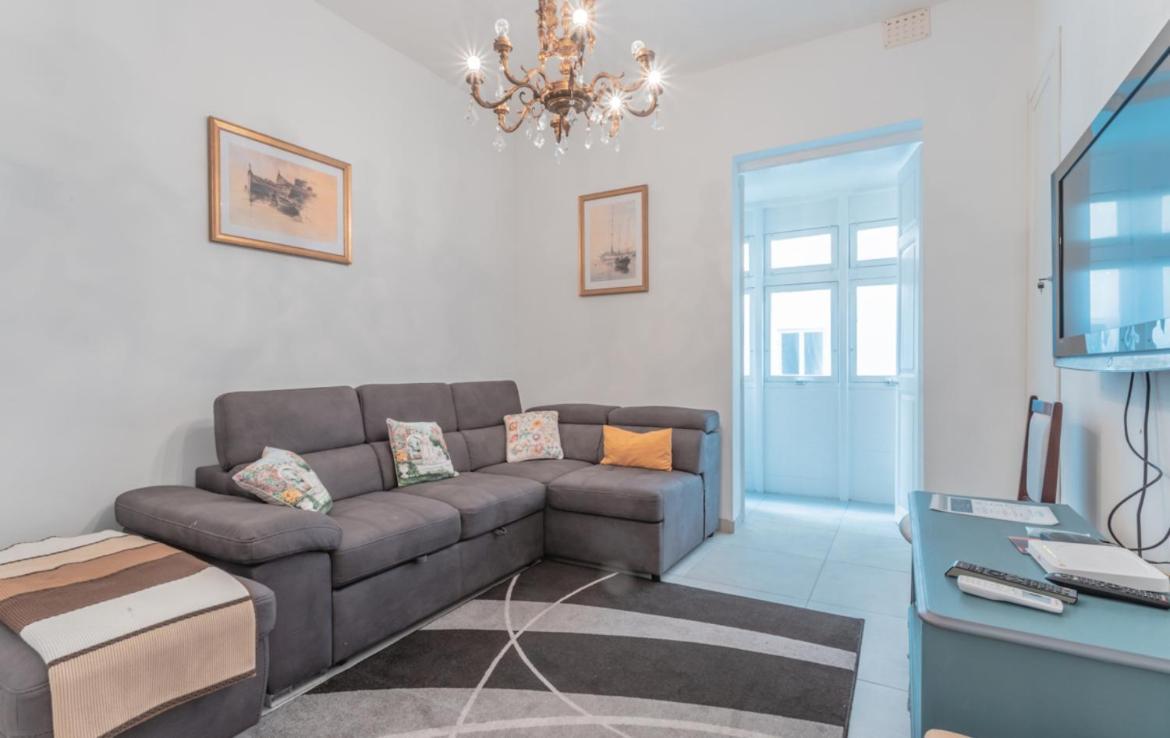 Blue Waves Apartment With Maltese Balcony Valletta Exterior photo